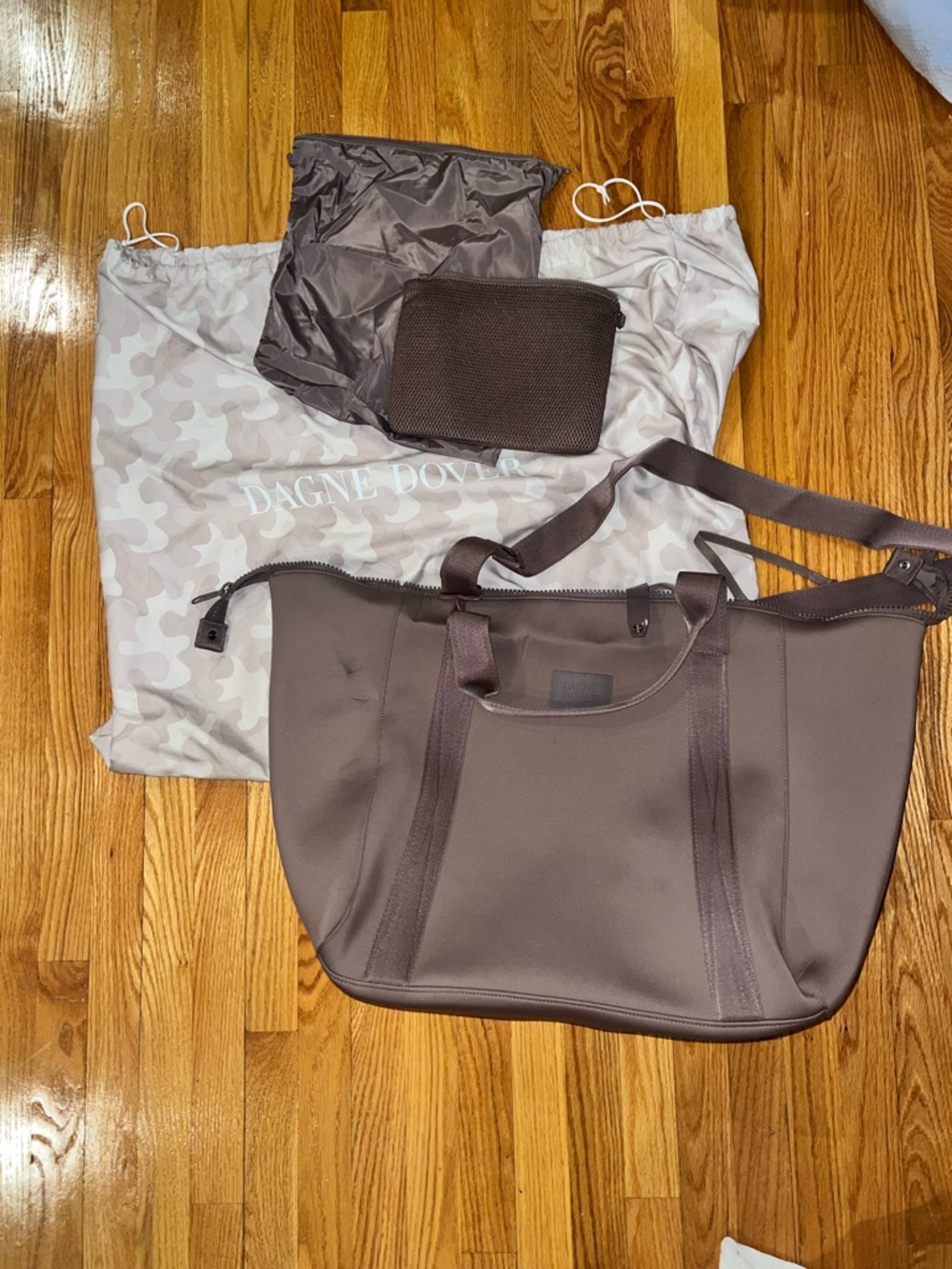 Dange Dover XL Landon Carryall in Dune